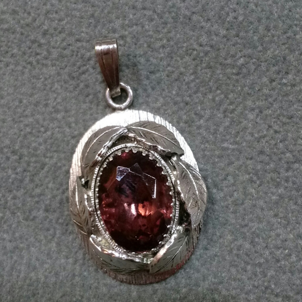 Necklace slide